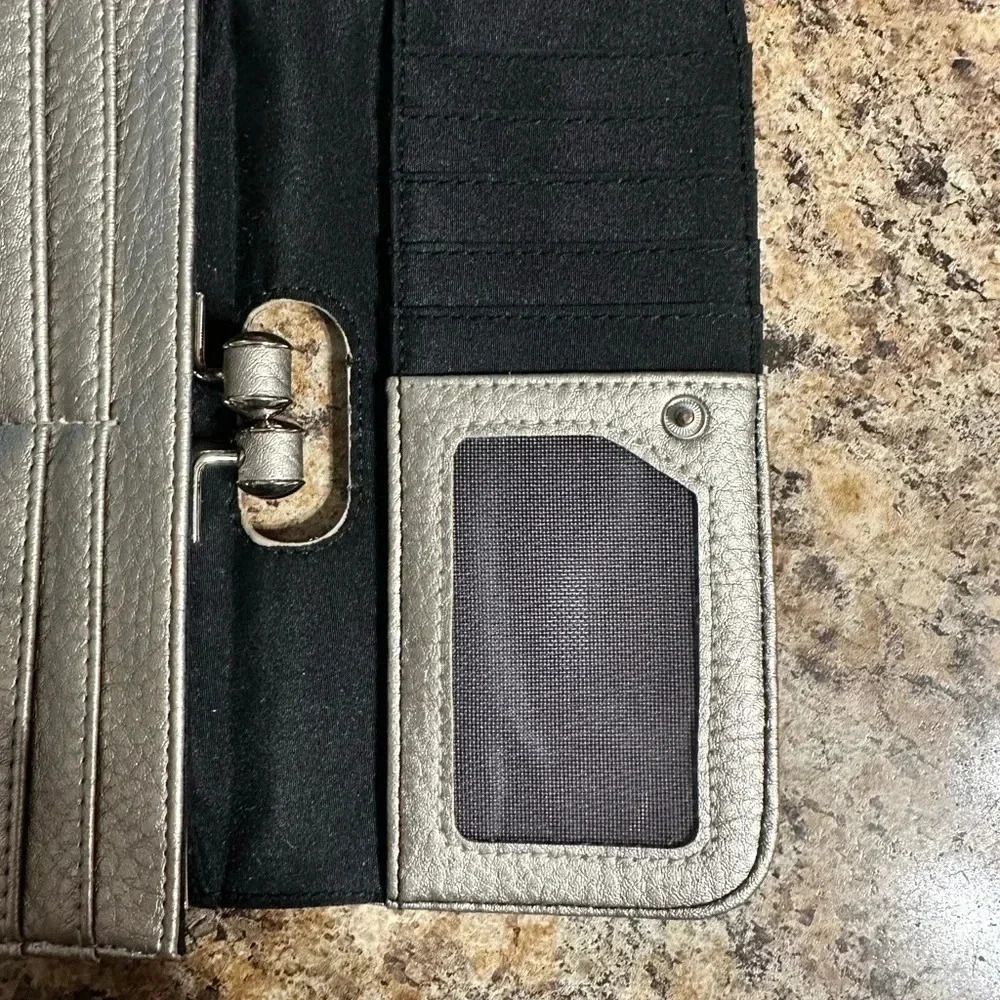 Tahari Metallic Silver Wallet with Kiss Lock Closure Identity Protect Lining - Picture 3 of 12